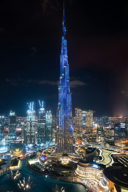 An image of Burj Khalifa at night